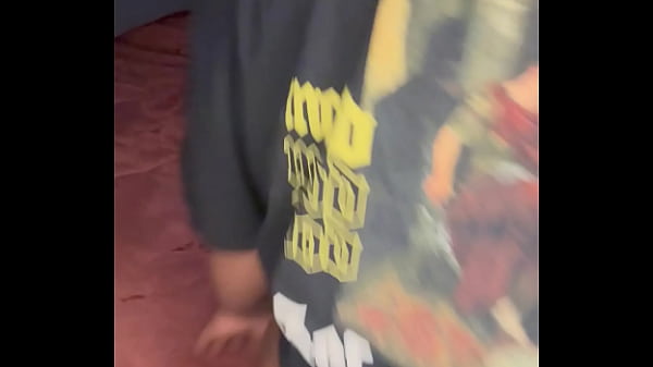 Pregnant bbw trying out new toy on her creamy pussy