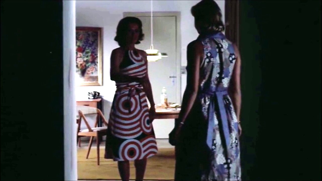 Sapphic Seduction – The Temptation of the Older Woman