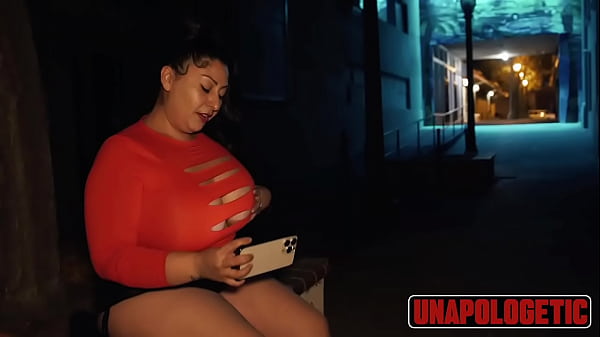 (FULL VIDEO ON RED) Twitter Babe “MLFNXTDOOR” Thicc Latina Seduces BBC  Stanger