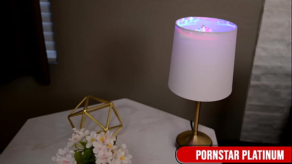 Sexy Vanessa Eats Leya Falcon’s Pink Pussy & Drills It With A Dildo!